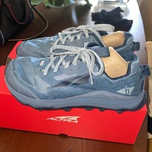 Altra Lone Peak 6